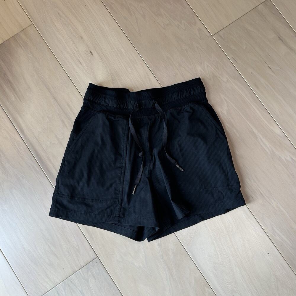 Lululemon Dance Studio Shorts Black 3.5” Inseam Women’s 2